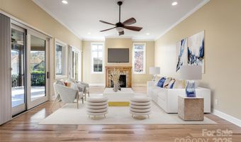 38 Chantilly Dr, Asheville, NC 28804