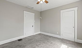 6717 Bramble Ave, Cincinnati, OH 45227
