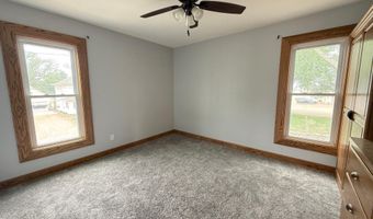 136 1st Ave, Alden, MN 56009