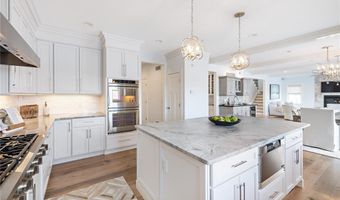 1040 Buttonwoods Ave, Warwick, RI 02886