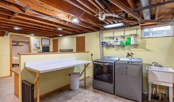 1219 Garfield Cir, Ames, IA 50014