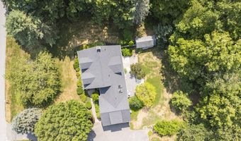 2 Sunnyfield Ln, Falmouth, ME 04105