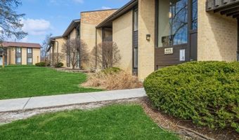 6173 Knoll Lane Ct 202, Willowbrook, IL 60527
