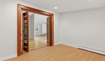 8 Ledgemont Dr, Lincoln, RI 02865