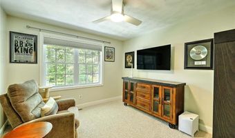 37 Lakeview Ave, Lincoln, RI 02865