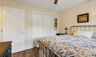 5 Little Village Ln, Belgrade, ME 04917