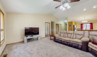 1415 Lake Shore Cir SE, Altoona, IA 50009