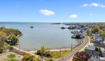 58 Grove St Ext, Branford, CT 06405