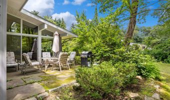 109 Country Club Rd, Avon, CT 06001