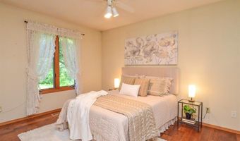1221 Bridge Park Dr, Alton, IL 62002