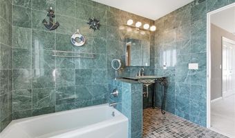 25 Narragansett St, North Kingstown, RI 02852