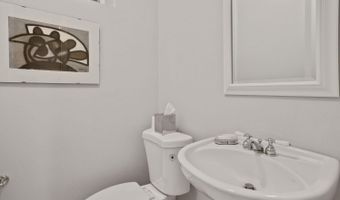 7721 MARYKNOLL Ave, Bethesda, MD 20817