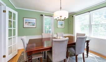 28 Woodland Dr, Amherst, NH 03031