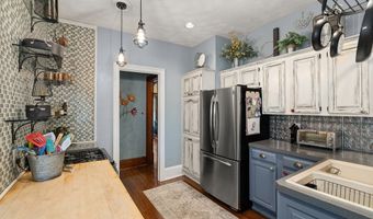 819 Center St, Ashland, OH 44805