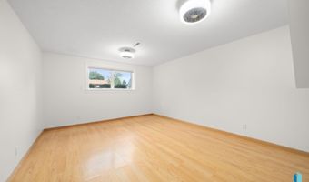 1513 E Sylvan Cir, Brandon, SD 57005