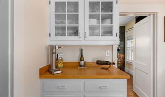 141 Coggeshall Ave, Newport, RI 02840