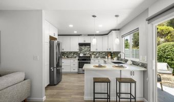 2550 Unicornio St, Carlsbad, CA 92009