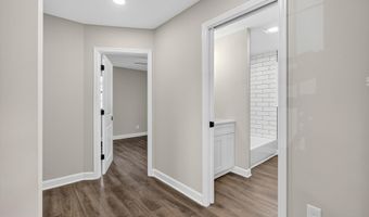 305 W 4TH Ave, Barrington, NJ 08007