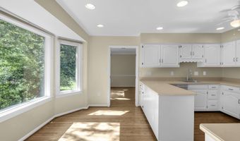 2206 FORT WARD Pl, Alexandria, VA 22304
