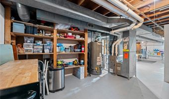 390 Willard Rd, Aurora, OH 44202