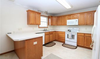 2122 Normandy Dr, Wooster, OH 44691