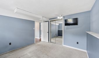 6 Valerie Ave, Billerica, MA 01821