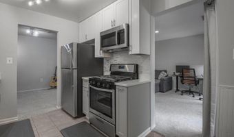 878 COLLEGE Pkwy #103, Rockville, MD 20850