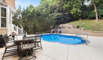 1233 Red Oak Plantation Dr, Ballwin, MO 63021