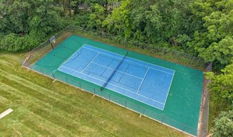 2427 Hidden Meadow Ln, Ballwin, MO 63021