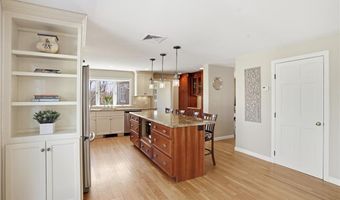 14 High St, Barrington, RI 02806