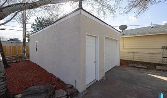 916 S 10th Ave, Sioux Falls, SD 57104