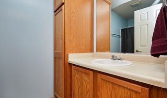 832 Red Hawk Way SE, Altoona, IA 50009