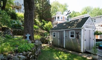 22 Harrison St, Bristol, RI 02809