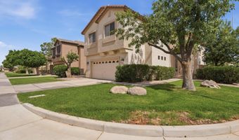 902 W AZALEA Pl, Chandler, AZ 85248