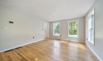 95 Lady Slipper Ln, Chester, NH 03036