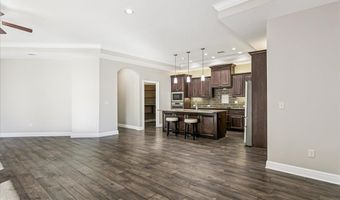 4872 N Prestwick Ave, Bel Aire, KS 67226