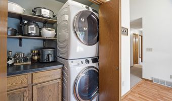 1917 E GLENDALE Ave, Appleton, WI 54911