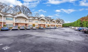 66 Sarah Ct, Amityville, NY 11701