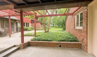 6819 SELKIRK, Bethesda, MD 20817