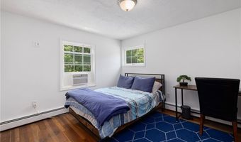 9 Foster St, Barrington, RI 02806