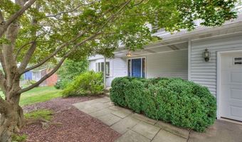 31 Edgewater Rd, Narragansett, RI 02882
