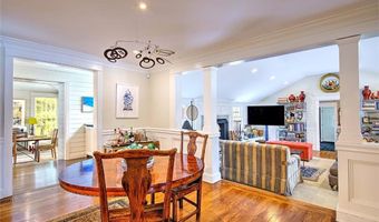 22 Lantern Ln, Barrington, RI 02806