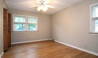604 S Reuter Dr, Arlington Heights, IL 60005