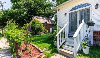 8911 Manor Ave, Allen Park, MI 48101