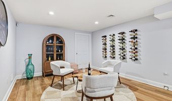 112 Farmington Cir, Agawam, MA 01030