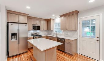 3326 Bonneville Dr, Charlotte, NC 28205
