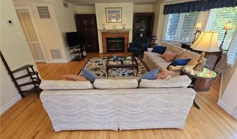 15 Hammersmith Rd 33, Newport, RI 02840