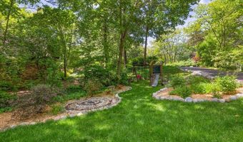 3427 E Dobson Pl, Ann Arbor, MI 48105