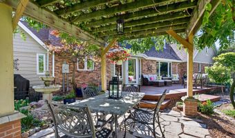 9 MEADOWBROOK Ln, Appleton, WI 54914