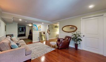 42 Wedgewood Dr, Danbury, CT 06811